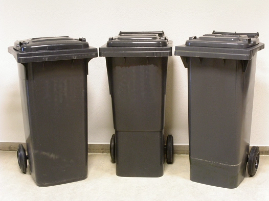 40-, 60-, 80- und 120-Liter-Behälter haben dieselben Außenmaße; durch hochgezogene Böden bzw. einen Einsatz wird der Behälter auf das entsprechende Volumen reduziert